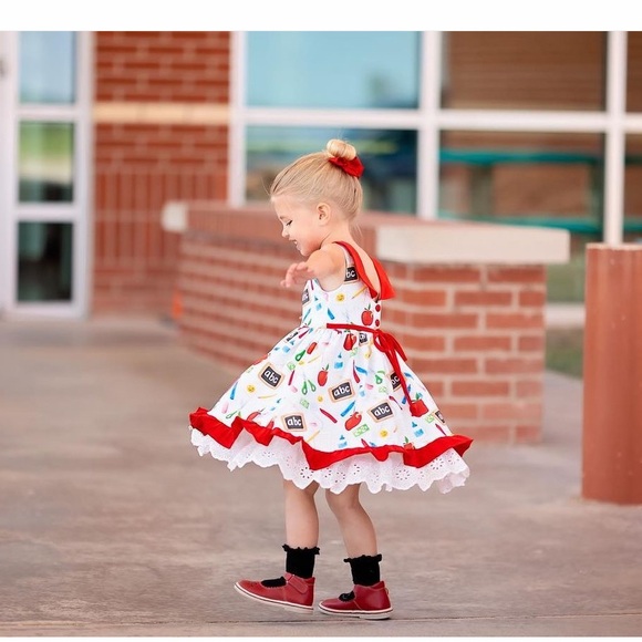 Girls 8 Bella & Omi Back to School gorgeous Peter Pan dress & matching shorties - Picture 15 of 16
